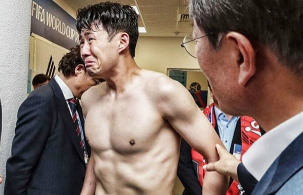 Президенту Южной Кореи пришлось лично утешать расплакавшегося после поражения на "Ростов-Арене" капитана сборной